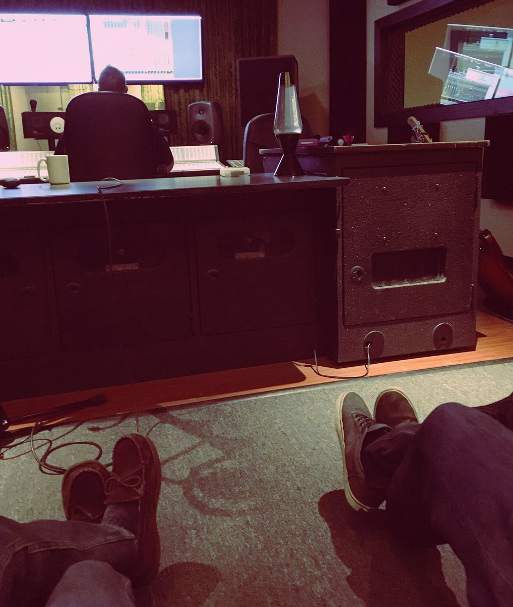 DanielAndTheBD's tweet photo. View of the office this evening... #CLE @Daniel_Rylander @LavaRoom https://t.co/Tg2h4aF0AD