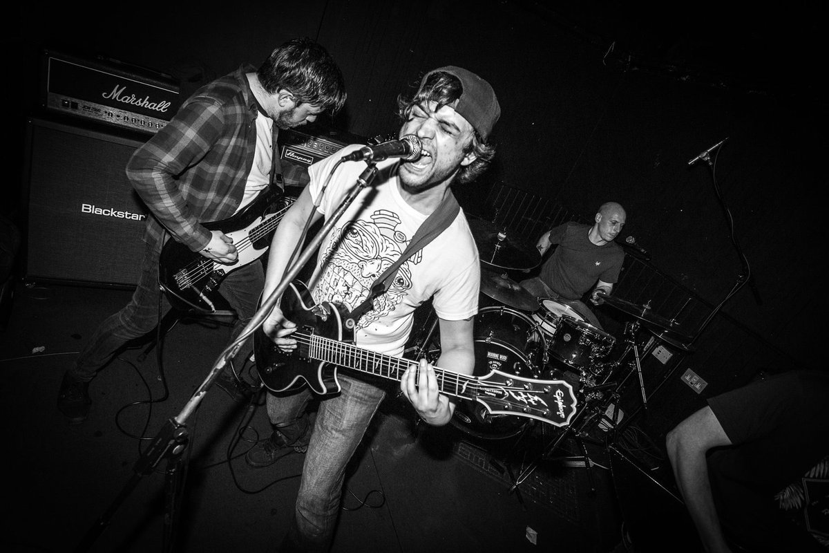 LITFO's tweet photo. Manchester 18/3/17. Photos courtesy of Josh Sumner! #retrobarmanchester #laughinginthefaceof #skatepunk #litfo https://t.co/ihidSzxQhN