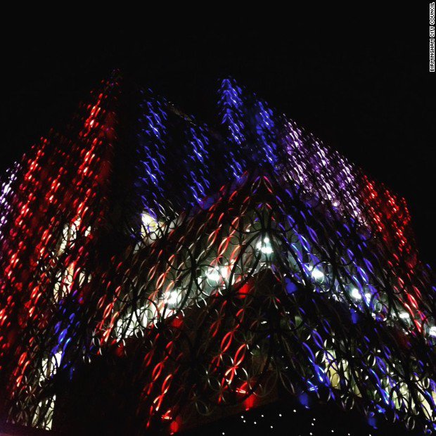 tracyglennYVR's tweet photo. Buildings in Birmingham, UK, and Tel Aviv, Israel, light up in tribute to the... https://t.co/UCBrD1YVDn by #liamstack via @c0nvey https://t.co/BJHq0NcfCp