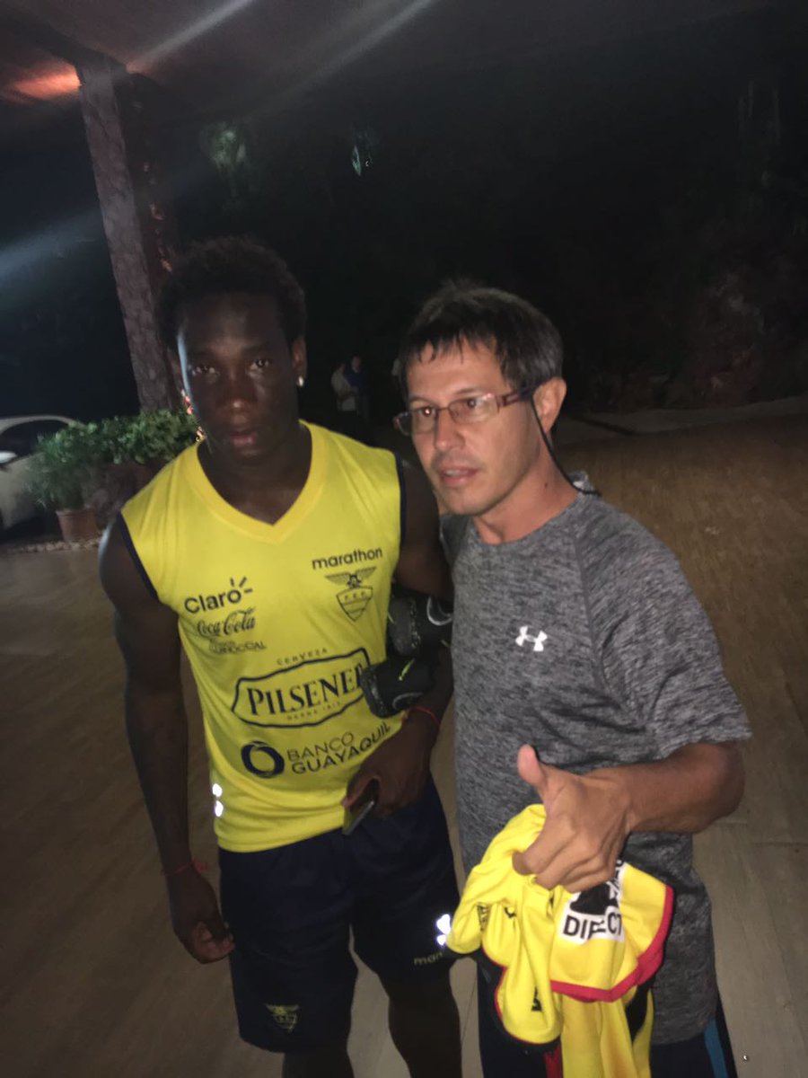 kichipoka's tweet photo. Mañana @FEFecuador se llevará los 3 puntos para Ecuador. E impedirán que almiron y Cecilio la mojen. Esta dicho https://t.co/COlygq1P7S