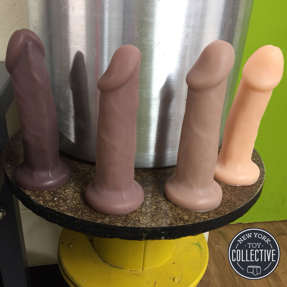 NYToyCollective's tweet photo. Carter line up! #DildoFactory #NewYorkToyCollective #SizeQueen #SiliconeDildos #QueerSexToys #Strapon #Pegging #StainlessSteel #SexToyArt https://t.co/dWeL4H5dWv