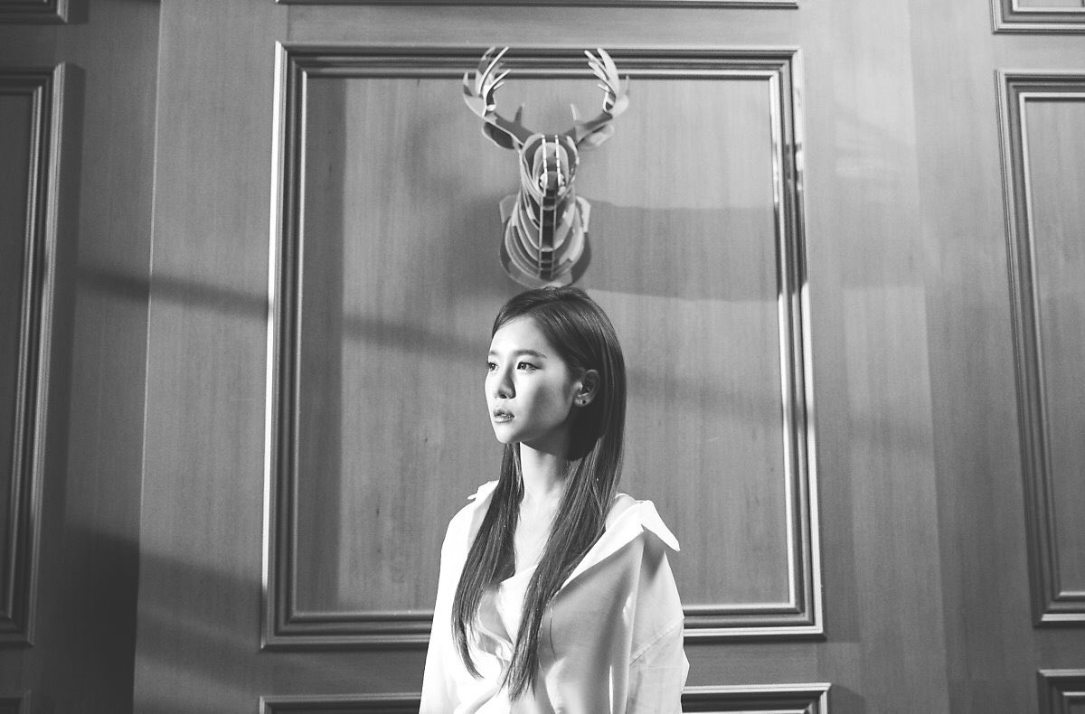 _GLAMorousGirlz's tweet photo. BDAY MV making official photos #루시 #LUCY https://t.co/Ikey9pguNm
