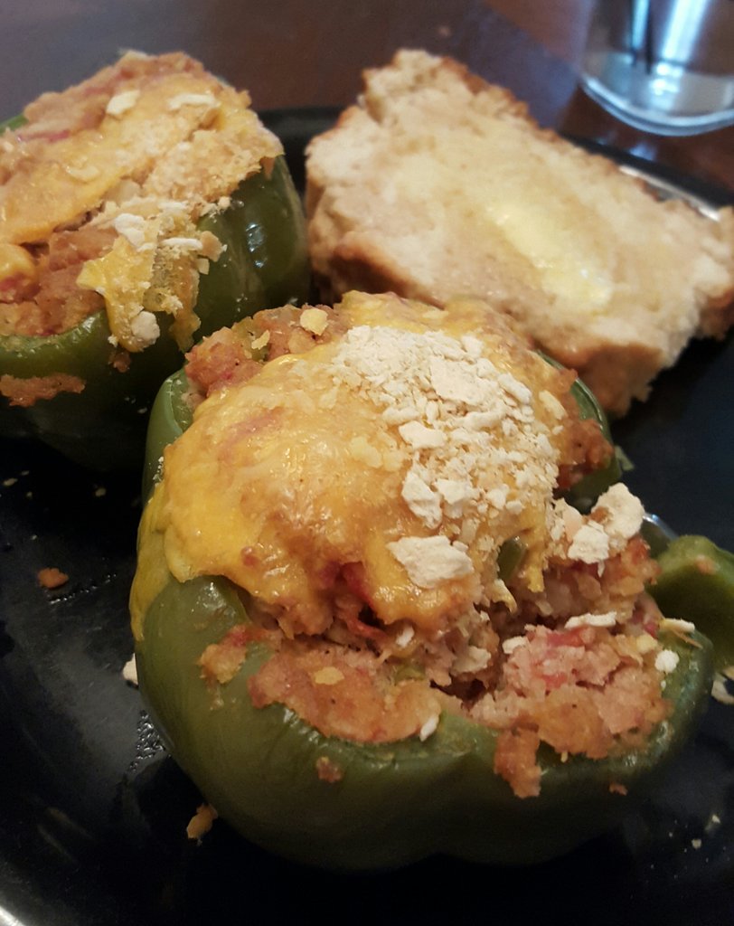 HoMadeSnax's tweet photo. My grandmother's great depression era stuffed peppers with deviled ham and beer bread. #homemade #budgetdinner #cooking #underwooddeviledham https://t.co/e1maUQkRWd