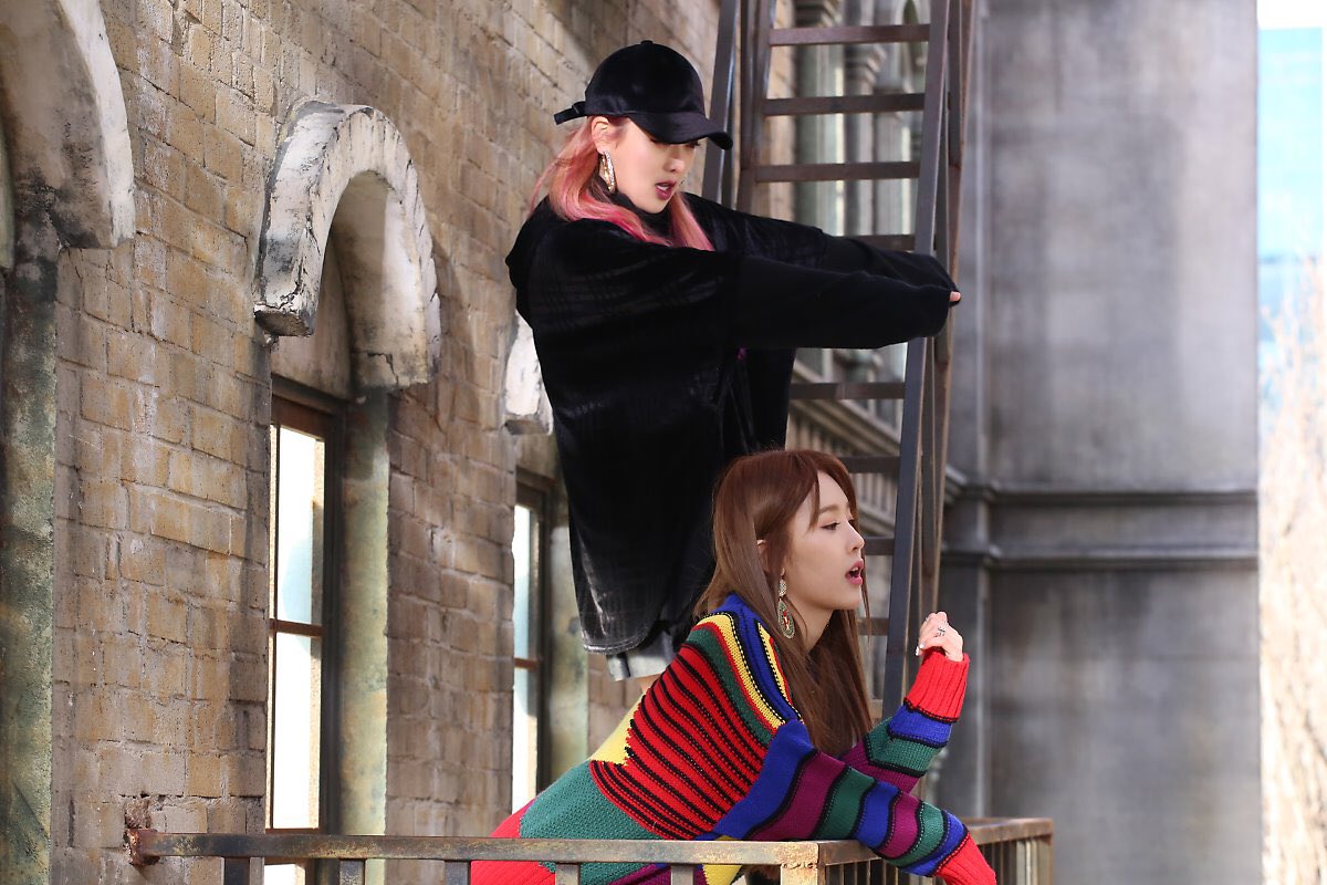 _GLAMorousGirlz's tweet photo. #BDAY MV Making official photos #루시 #LUCY #kisum https://t.co/aZDPYSv1TO