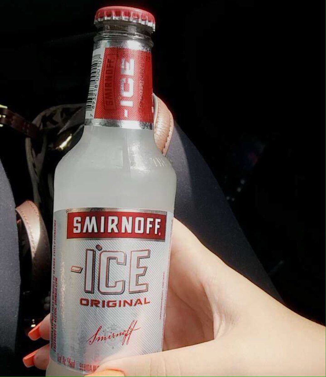 sseriesbr's tweet image. o que a sociedade acha que o jovem gosta // o que o jovem realmente gosta