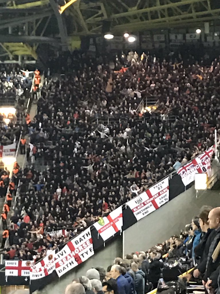 JamesOlley's tweet photo. Lot of respect from #ger fans during #eng anthem. Some #eng fans boo #ger anthem and appear to make 'bomber' gestures with their arms. https://t.co/whgIhhi2GL