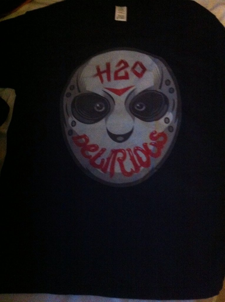 MaaterChef's tweet photo. @H2ODelirious all the shirts finely arrived Mm I'm happy now, Love your vids keep it up! Mmmwahh https://t.co/EPxXLpQdsw
