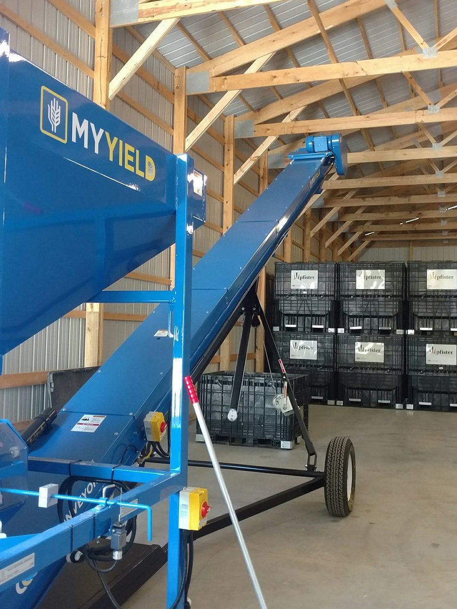 Tyler12Vaughn's tweet photo. Ready to start treating! #myyield. #pfisterseed. #plant17 https://t.co/wYtua6TuS0