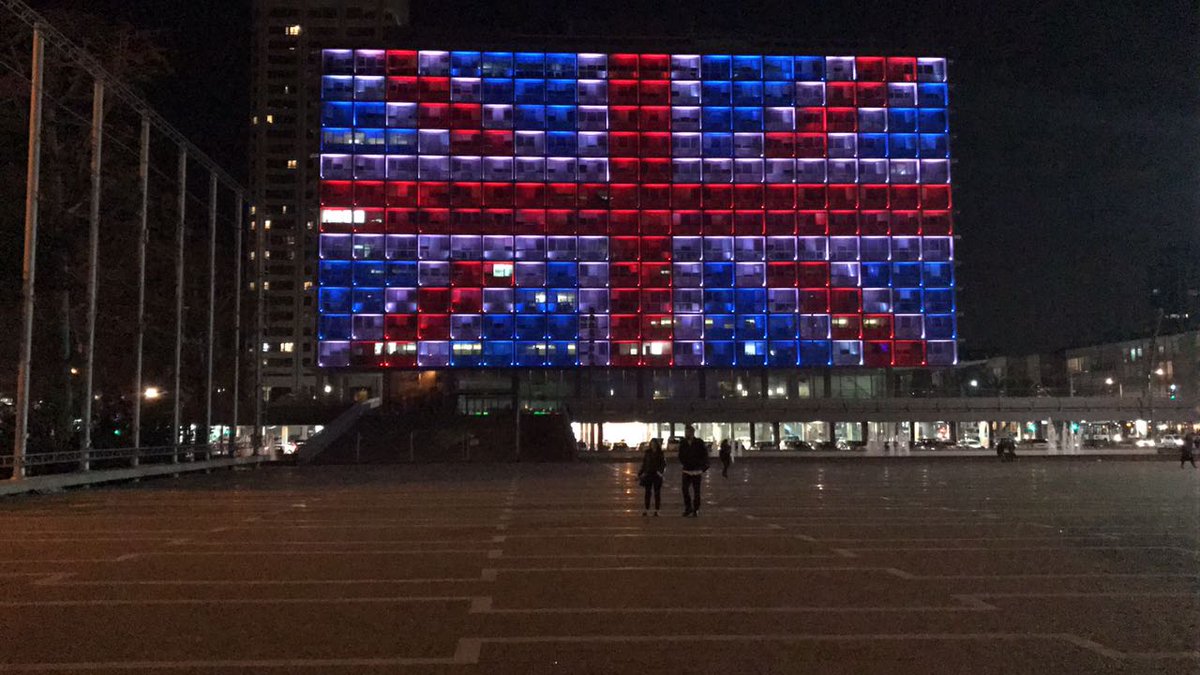 anthonypkay's tweet image. Tel Aviv City Hall right now. Thank you. #israel #telaviv #solidarity