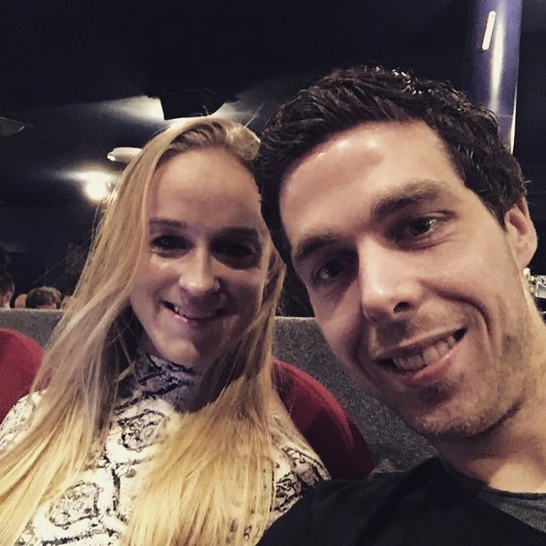 K_Koopmans's tweet photo. Adem in.... Adem uit!😥 Aanwezig bij de show van @jochemmyjer 🤗 #avondjelachen #lachen #gieren #brullen #jochemmeyer https://t.co/zUMgzZ44NV