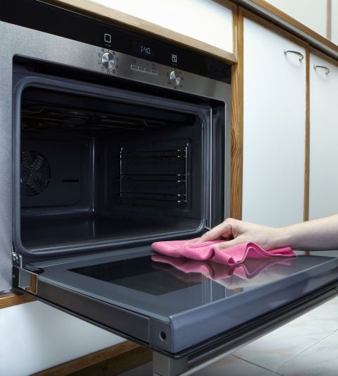 prime_lindley's tweet photo. #cleantip Love your oven! Keep the heart of your kitchen clean by lining the bottom with a nonstick ovenliner #quick #easy #tipsfromPrime https://t.co/fbslr54lLj