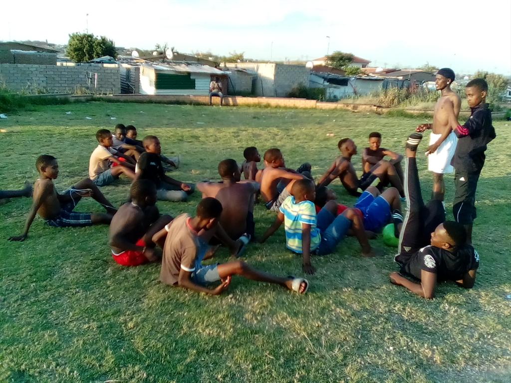 tkzer_jobe's tweet photo. @SPORTAT10TV.I have these young boys,we are suffering guys,we need soccer kit and equipment please! @thomasmlambo https://t.co/n6evl2nwAZ