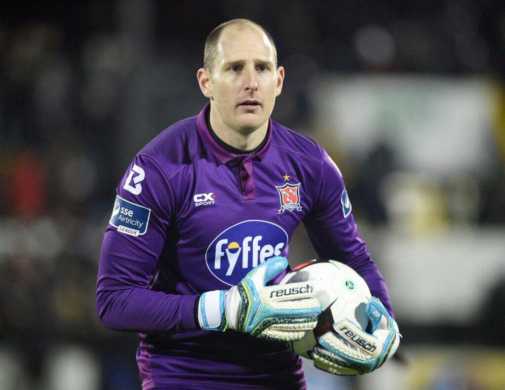 ReuschIreland's tweet image. @gaz1garyrogers back in action for @DundalkFC v @stpatsfc #teamreusch #resuchkeeper #reusch🇮🇪