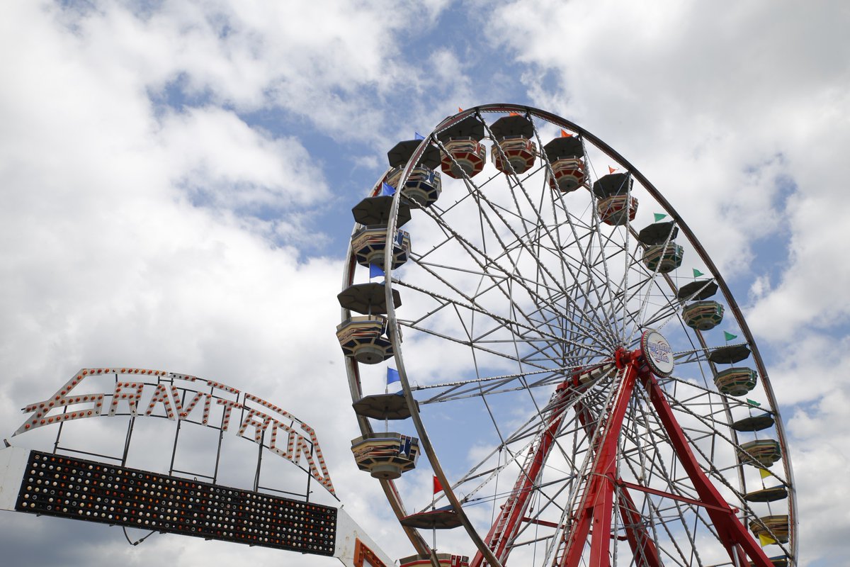 CharlotteFairNC's tweet photo. Hey #Charlotte, #NorthCarolina! We're doing daily 4-ticket giveaways for the Fair - check it out! https://t.co/xE3LYXFLTu #CharlotteFair2017 https://t.co/M7zIIQg85J