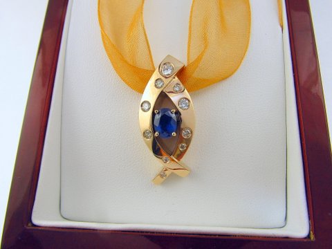 YankeDesigns's tweet image. Ladies 14kt Yellow Gold Pendant with Blue Sapphire and Diamonds
