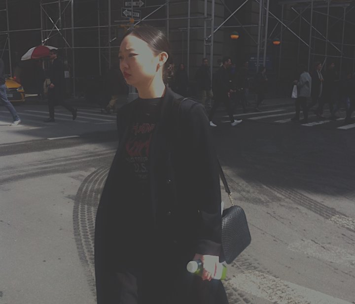 A250O's tweet photo. WOMEN OF FASHION LOVE
#STYLE #OffWhite #fashion #streetwear #WOMEN #culture #Y3 #edetorial #HypeBeast #streetfashion #visual #KanyeWest https://t.co/iQtWbEF00p