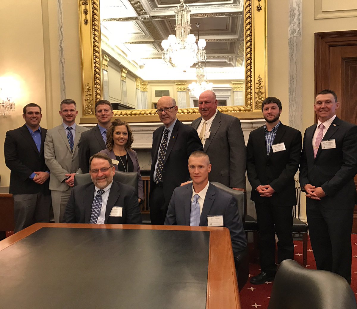 sellatauction's tweet photo. Members of the LMA Leadership Seminar class visited with Senator Roberts, Chairman of the Senate Ag Committee. #LMADCFlyIn17 https://t.co/q2xWgmOt4Z