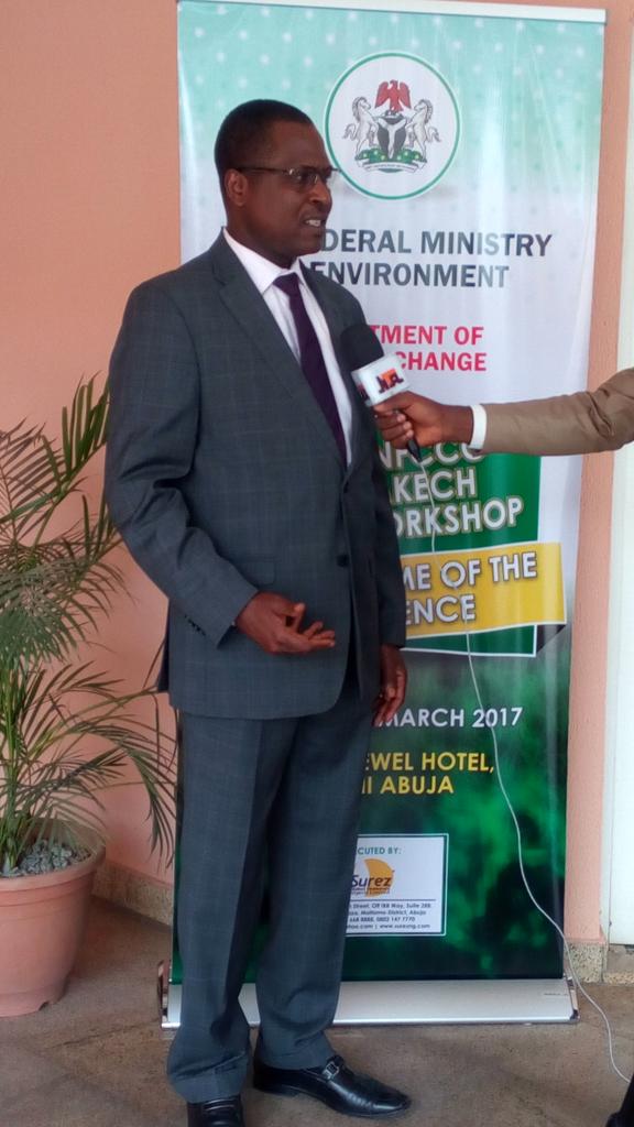 DolapoJohn's tweet photo. @PeterTarfa @FMEclimate @FMEnvng addressing d press at d #PostCOP22 workshop Abj @ochuko73 @msimire @estherclimate @busola_21 @NTANewsNow https://t.co/aZJyRkTen3