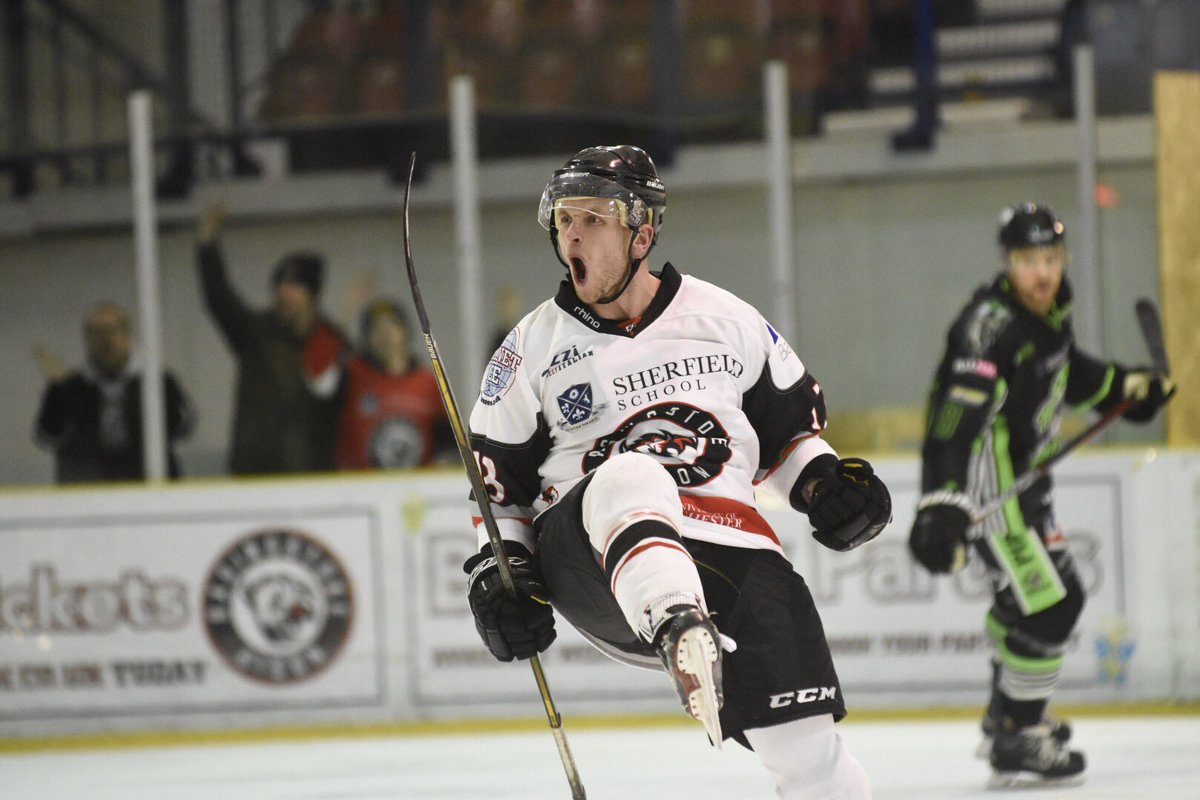 5holephotograph's tweet photo. @BisonHockey @DanScott13Gov #playoff hockey- there's nothing like it! https://t.co/VPfdwEWGZX