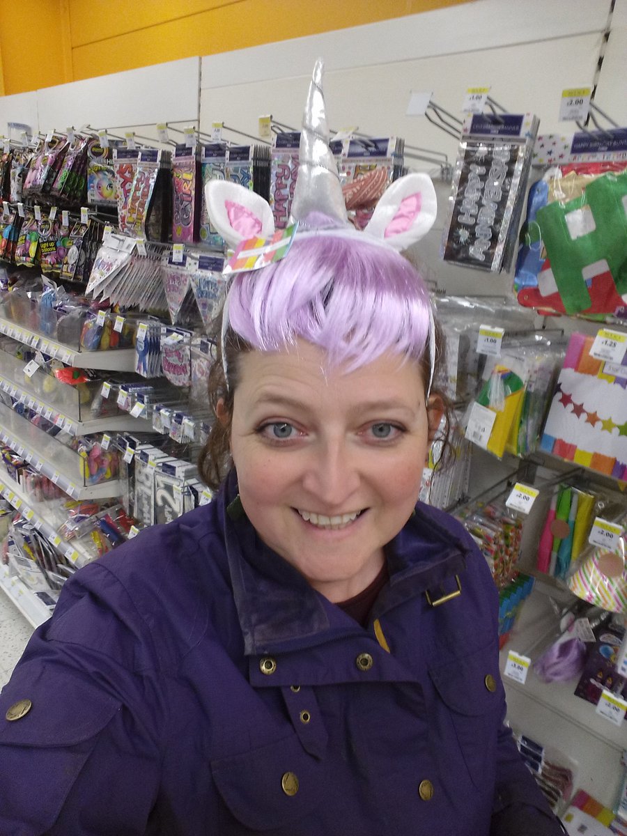 Toppystarponies's tweet photo. When  I  grow up I want to be a unicorn lol https://t.co/QoUz5zTtXj