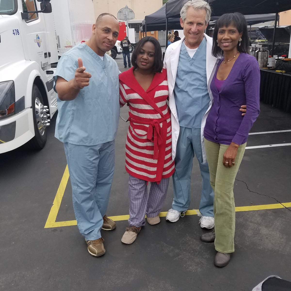ginabusygee's tweet photo. On set of the show SWAT https://t.co/oFDx7VpWad