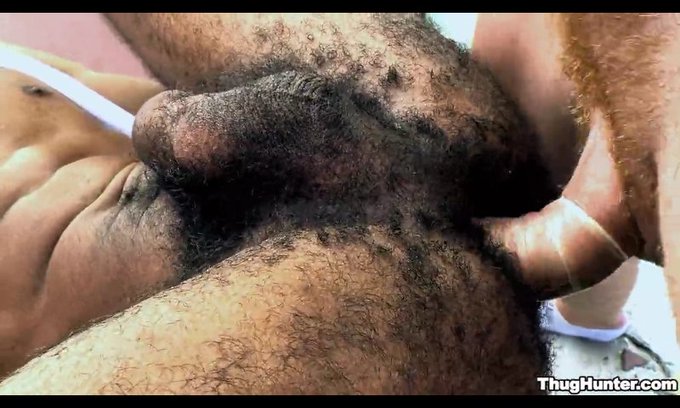 2 pic. Straight boys do anything for a few bucks haha https://t.co/4uBVvw2gJE