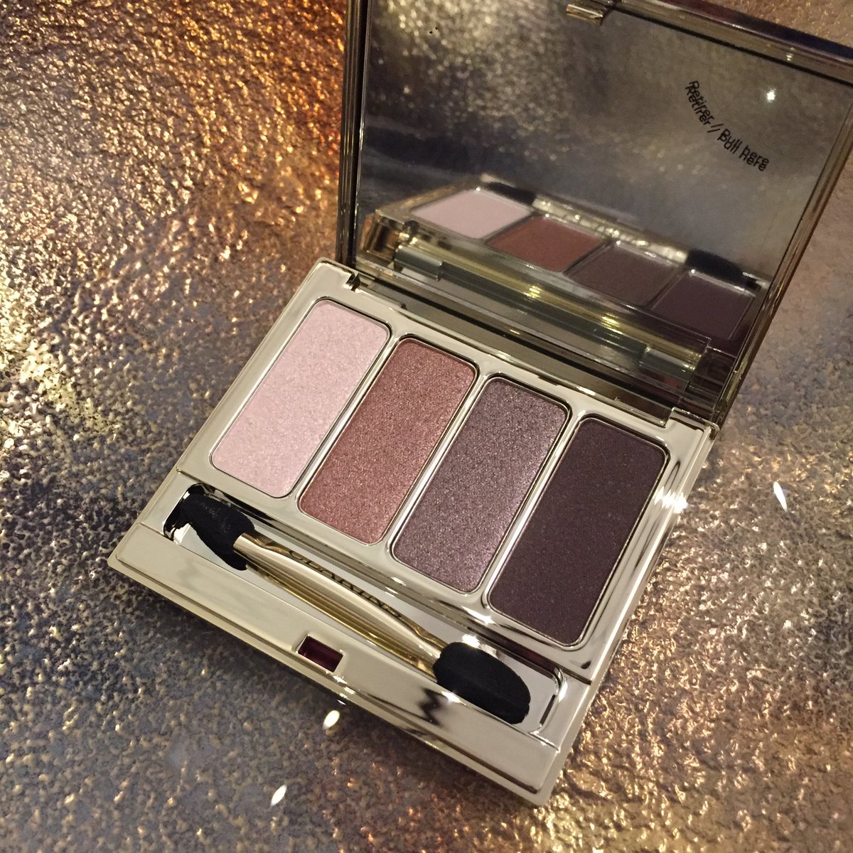 SDMsetonYYC's tweet photo. The weather is getting warmer why not add some colour to your eye shadow with the Clarins 4-Colour Eyeshadow Palette https://t.co/lKiPHgvX5E
