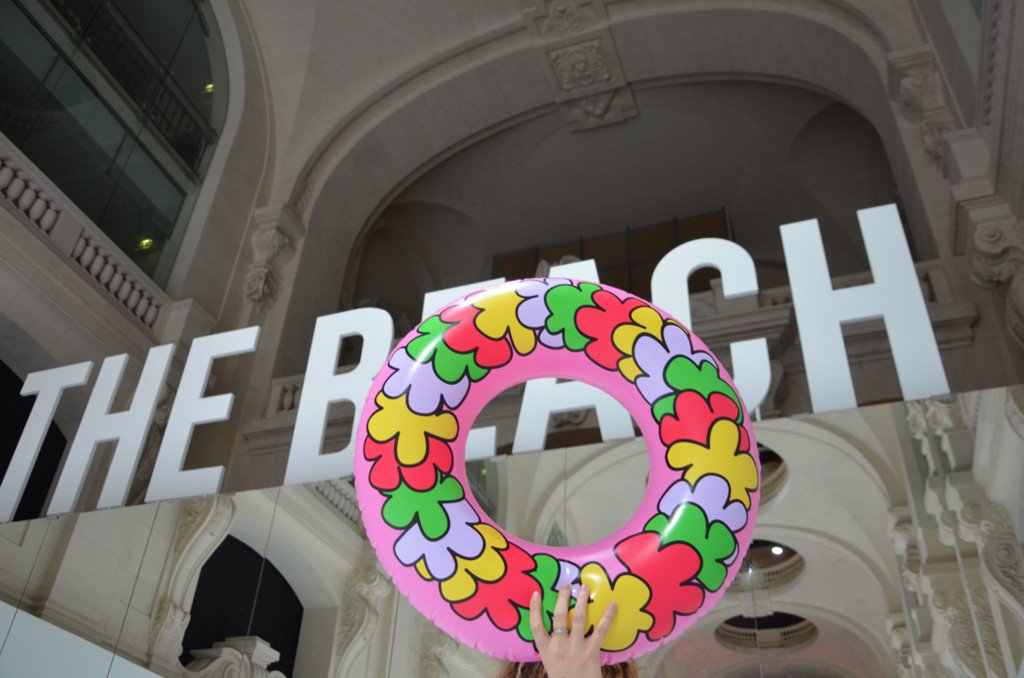 Parisiantouch's tweet photo. Toi aussi viens fêter les 20 ans de @coletteparis to #TheBeach ! Jusqu'au 25 mars aux @artsdecoratifs ! #cocacolette https://t.co/DmXAkehHfe
