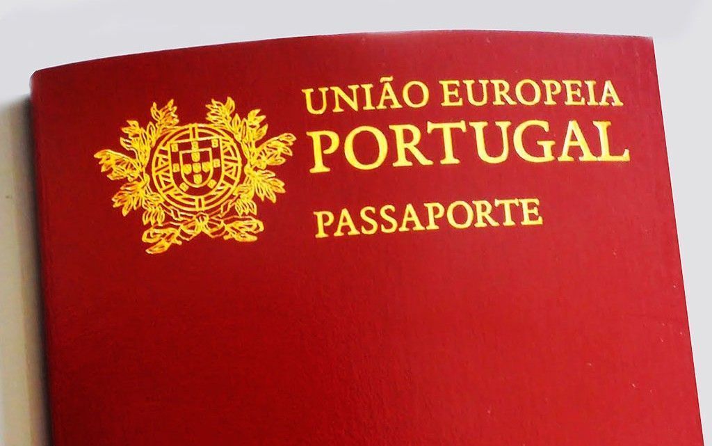 PrimeraCl's tweet photo. Requisitos para vivir en #España con pasaporte portugués  -> https://t.co/RFTvpsaQTn https://t.co/cSvHidLo5L