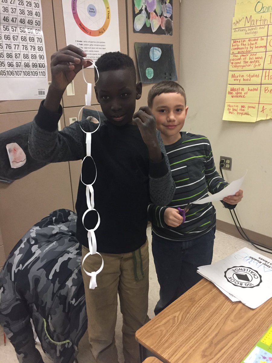MsLarsonOtters's tweet photo. Who can make the longest paper chain with one piece of paper?! Third grade ASA being innovators. https://t.co/8Qq5iUBcIe