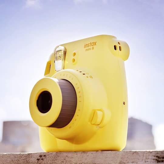 CatanShopping's tweet photo. ¡Nos encantan las fotos instantáneas y el increíble diseño de las #instax8 de Fujifilm Argentina - Instax! 😎😍 https://t.co/zJLwhlyQbN