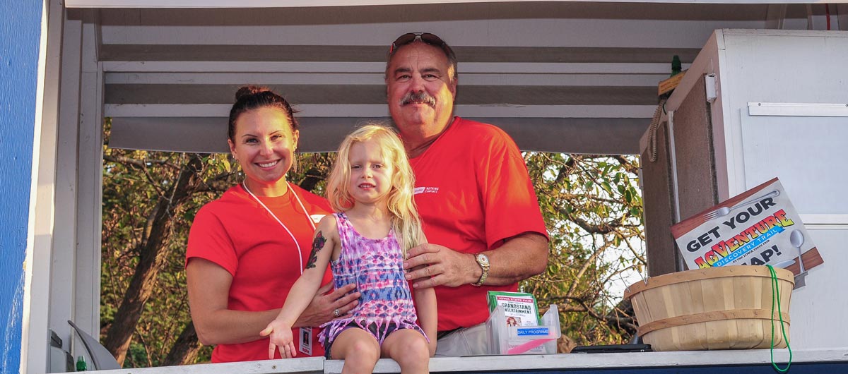 IowaStateFair's tweet photo. Volunteers are an essential part of making #NothingCompare to the Iowa State Fair. Be a part of the 2017 Fair: https://t.co/6HgKWQr2BK https://t.co/GunnswStYJ