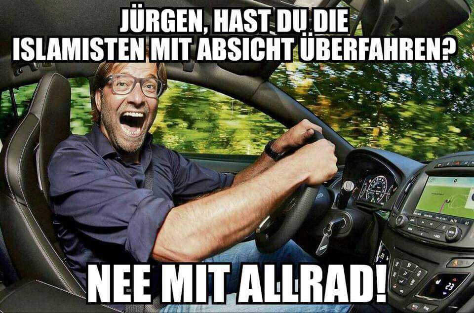 PascosHumor's tweet photo. Der Alte Kloppo xD 
#JürgenKlopp #Klopp #Allrad #Auaversehen #ImmerdieAugenauf #Sonntagsfahrer https://t.co/DuM0nfv4fe
