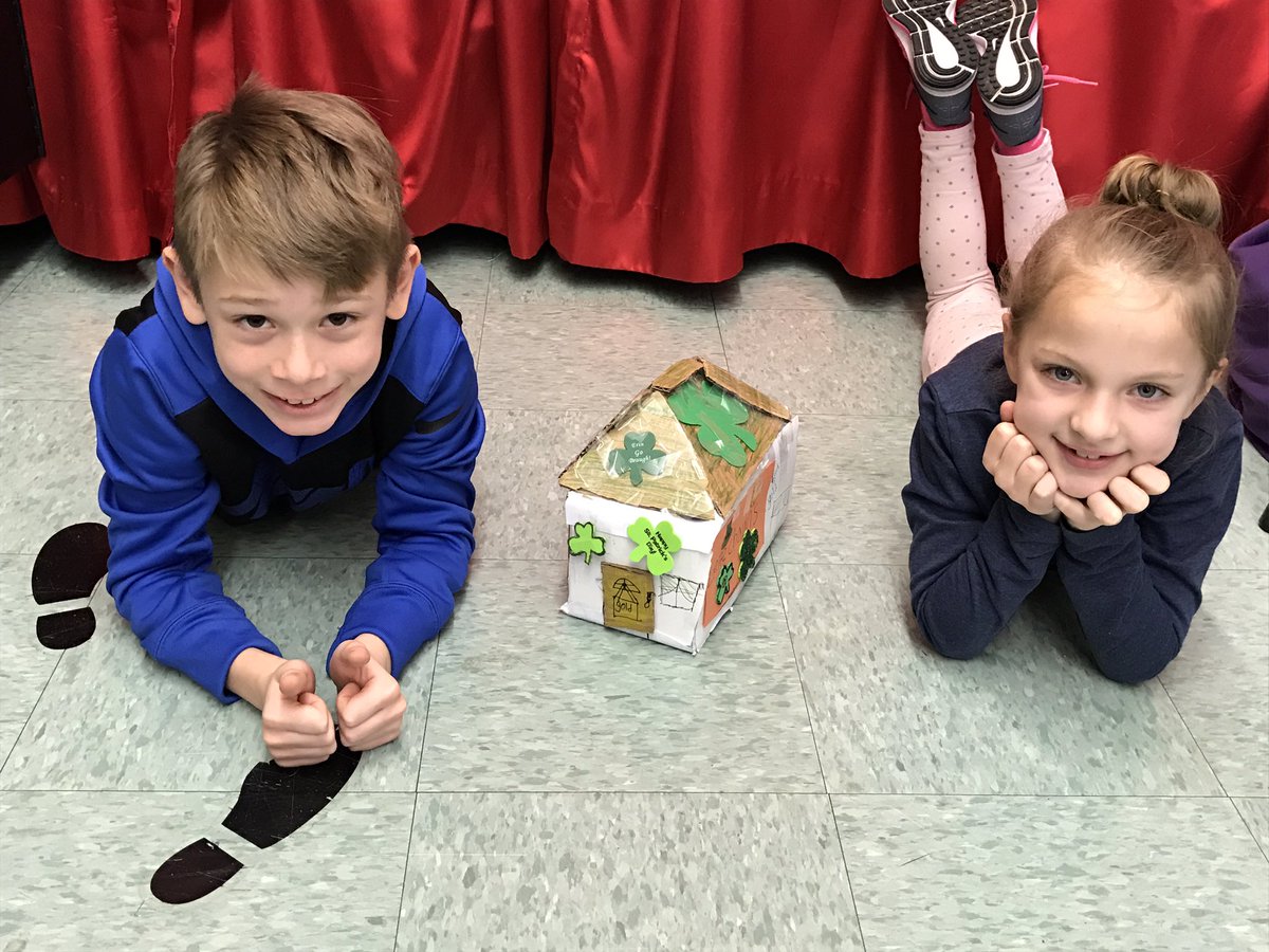 #LeprechaunVillage is complete. #mvsroom21