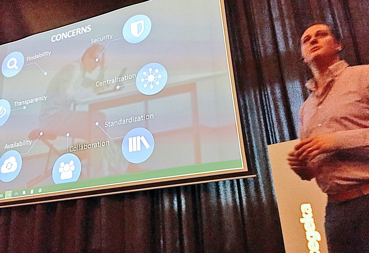 Poecky's tweet photo. Feels great that colleague @BartSw tells the #digitalworkplace story inspired by #ConnectedOrganisation at @cegeka #digitaltransformation https://t.co/yLT7haqX00