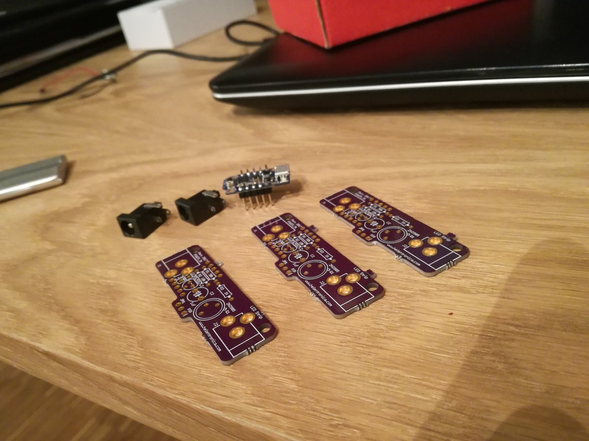 Helentronica's tweet image. Beauties from #oshpark are here, now let's finish that #hackadayio project:
hackaday.io/project/20327-…