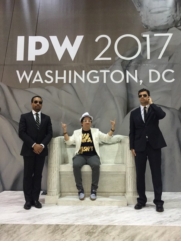 MoVernie's tweet photo. After getting a sneak preview back in #IPW16, My MUST-SEE #MyDCcool destination for #ipw17 is #LincolnMemorial. @ustravelipw @destinationdc https://t.co/2EojTRhIIT