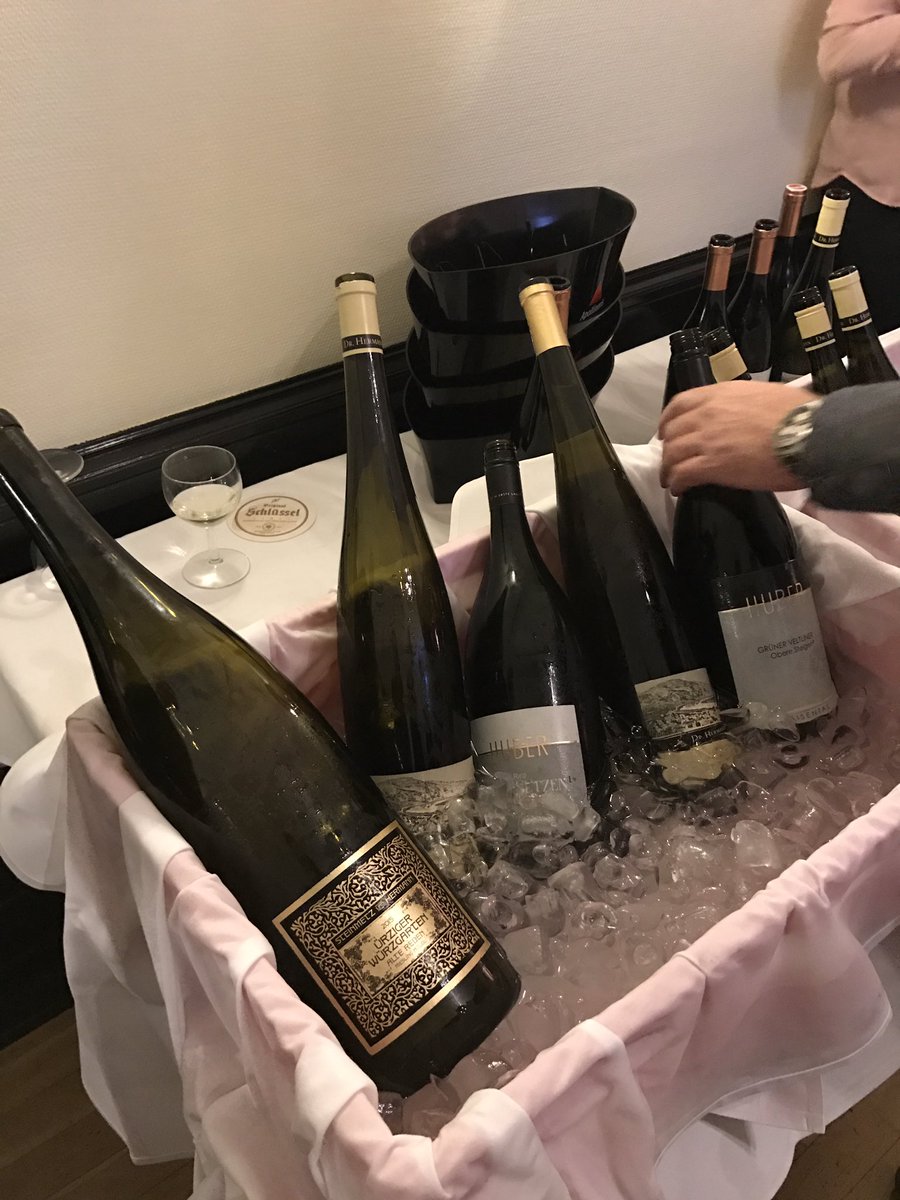 RetroVino's tweet photo. Thanks to @HuberWein and #drhermann from Mosel for dinner in Düsseldorf on Monday eve. I love an ice bath full of Grüner and Riesling I do! https://t.co/YwfvkrlbN6