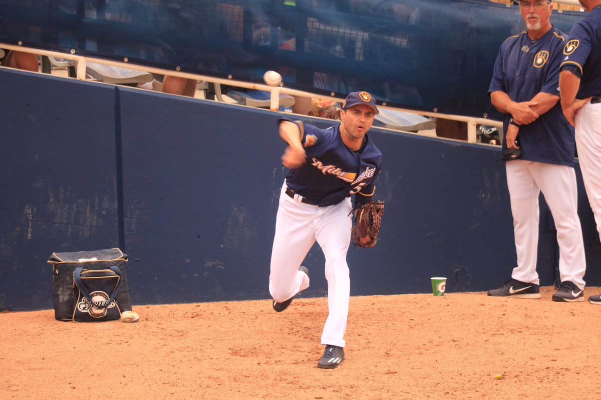 Carlos Torres is on to pitch in the 7th. #CactusCrew on top 4-3. #MILvsSF https://t.co/KBEvDeHe7j