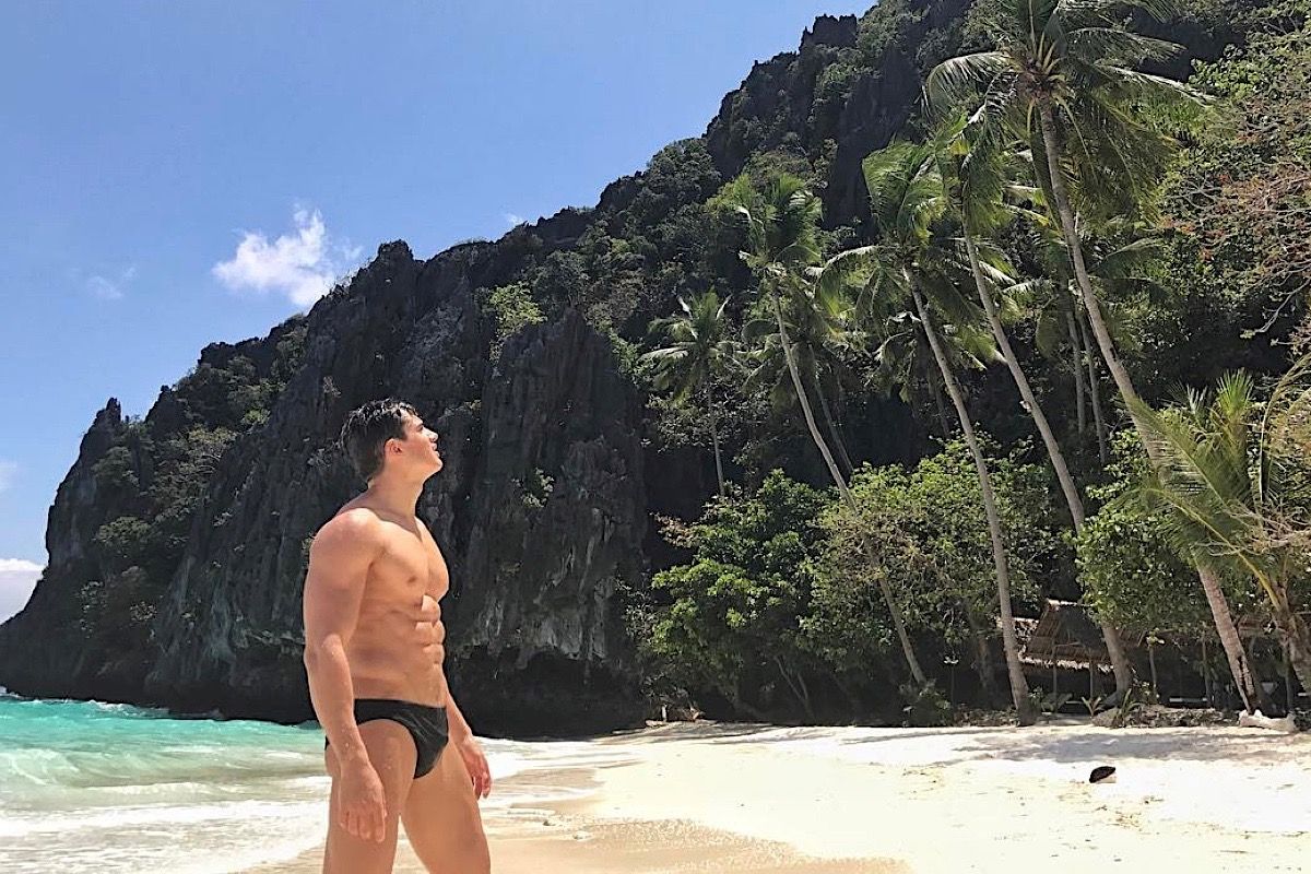 mjprieve's tweet photo. Model @pietrobose is enjoying one very shirtless vacation - https://t.co/Fd7hugAxD6 #hotmathteacher #malemodels https://t.co/T8IhIdGSaG