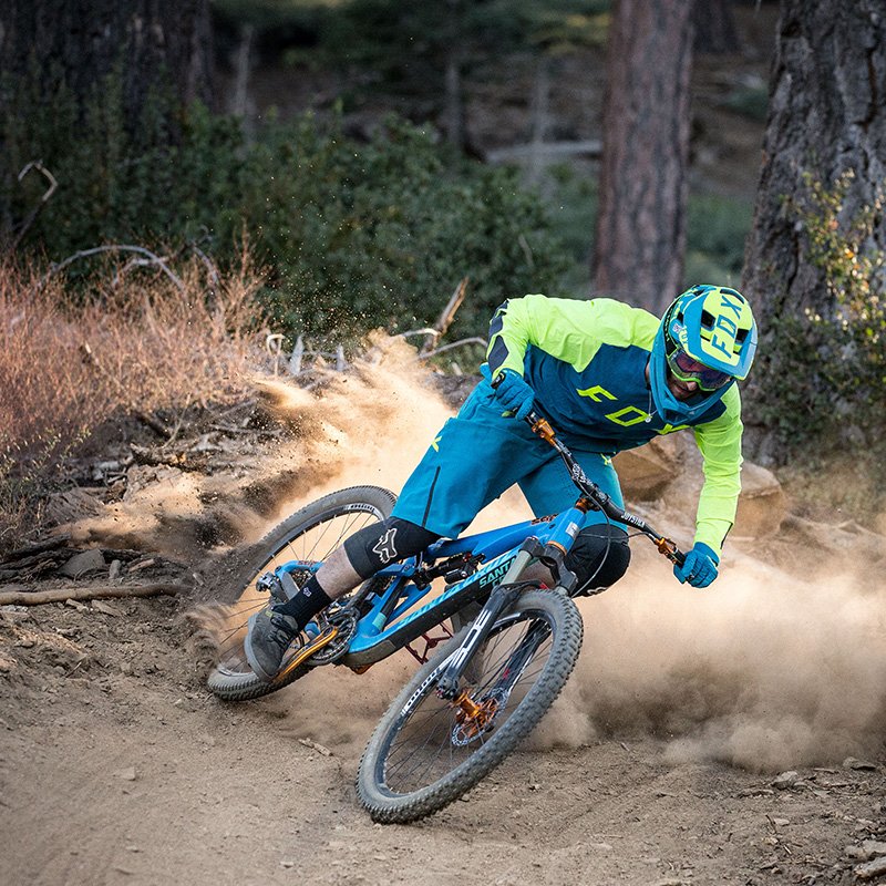 foxracingcanada's tweet photo. Feel confident knowing your gear is up to any task. Shop now: https://t.co/jnw2y0Unnm | #shopfox #MTB #GearSets #RideWideOpen #BornFromDirt https://t.co/OhAOVa55G8