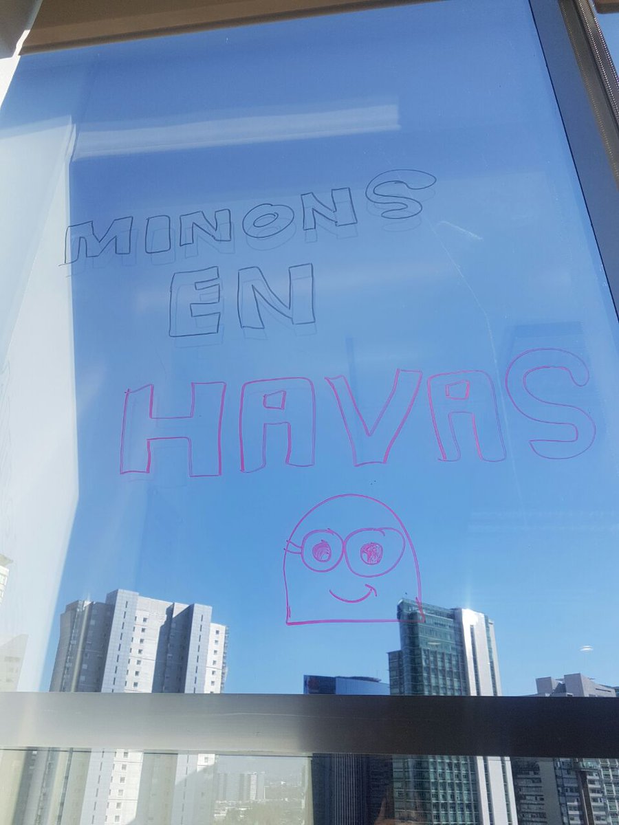 KrnAlpe's tweet photo. Minions viviendo en @TalentoHavasMex #HPR4 https://t.co/wryHaRRC0w