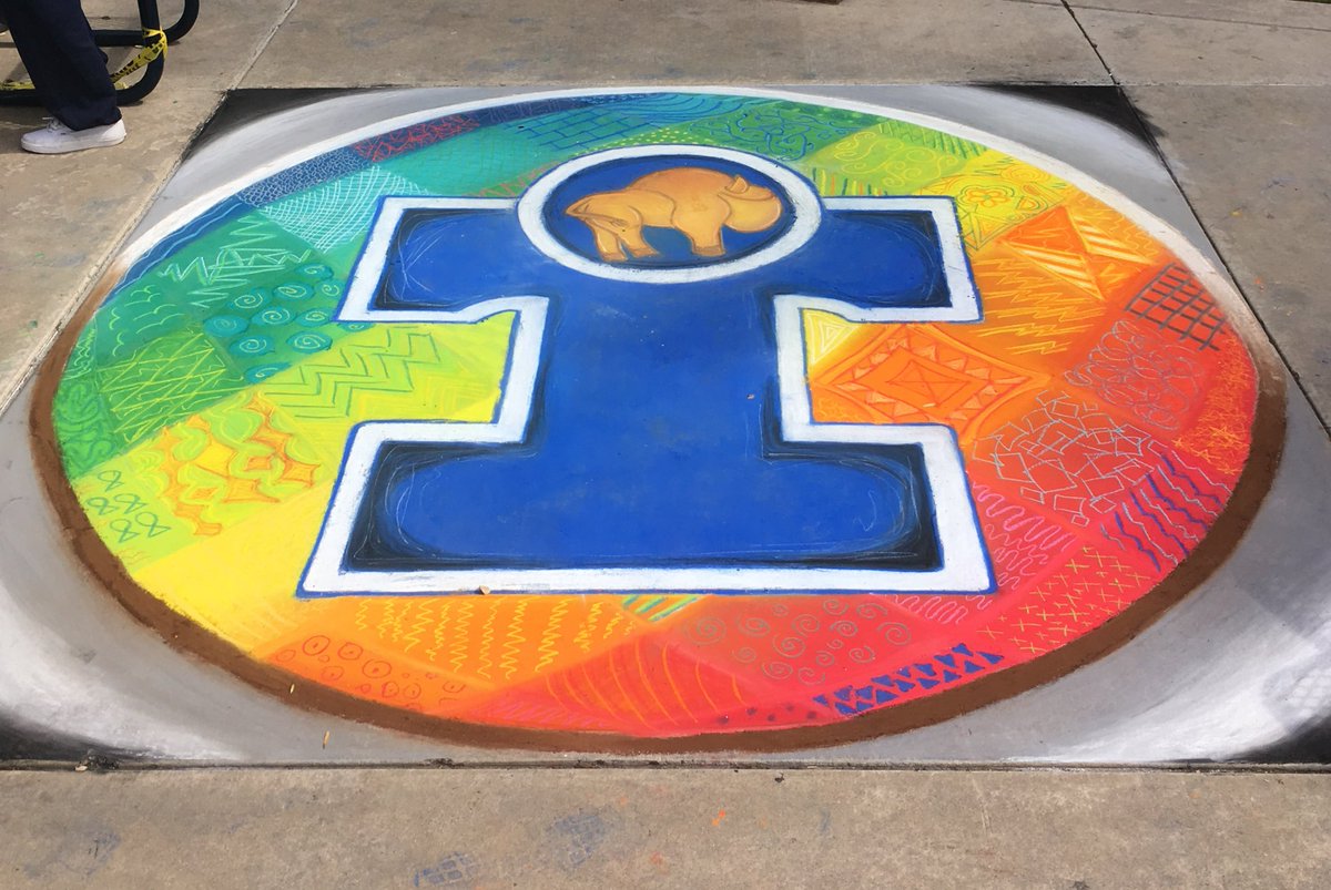 tempe_high_art's tweet photo. Successful past few days for chalk painting 💪🎨🎉💕#tempehighart https://t.co/lso2rUGWiP
