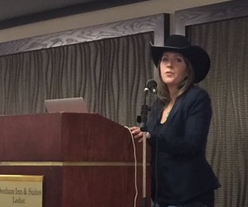 Insights from <a href="/Barnes_in_Barns/">Kristina Barnes</a> on benefits of open communication with public on animal care. Has worked well for <a href="/calgarystampede/">Calgary Stampede</a> #LCC2017
