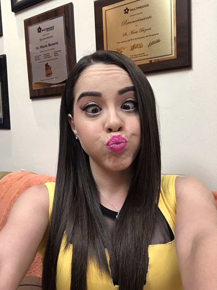 _snuppy08's tweet photo. Alguien agarro mi celular 😂🙄 @ArelyTellez jajaja #Acabatelo https://t.co/wqs5M1MfiT