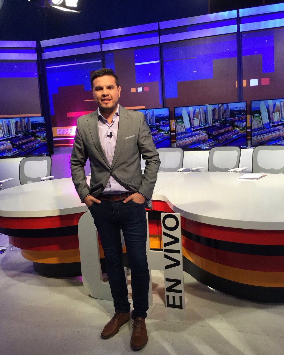 FrancoRabaglio's tweet photo. De 20 a 21 hacemos #ChicheEnVivo por @MGZNtv. Gracias a los amigos de #InsideJeans por acompañarme. Inside está en Gurruchaga 1672, Palermo. https://t.co/Ksis46v9ky