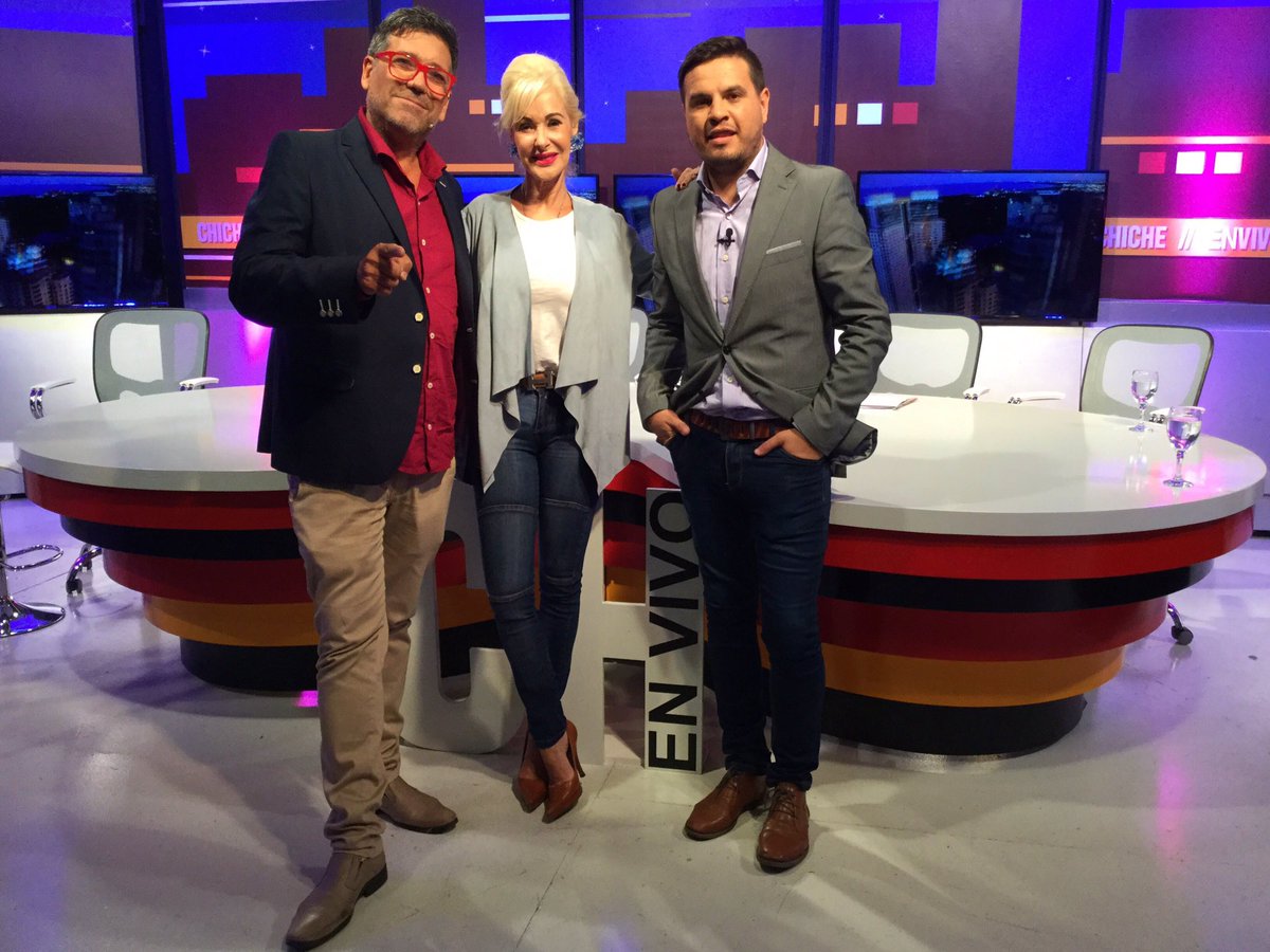 FrancoRabaglio's tweet photo. De 20 a 21 hacemos #ChicheEnVivo por @MGZNtv. Gracias a los amigos de #InsideJeans por acompañarme. Inside está en Gurruchaga 1672, Palermo. https://t.co/Ksis46v9ky