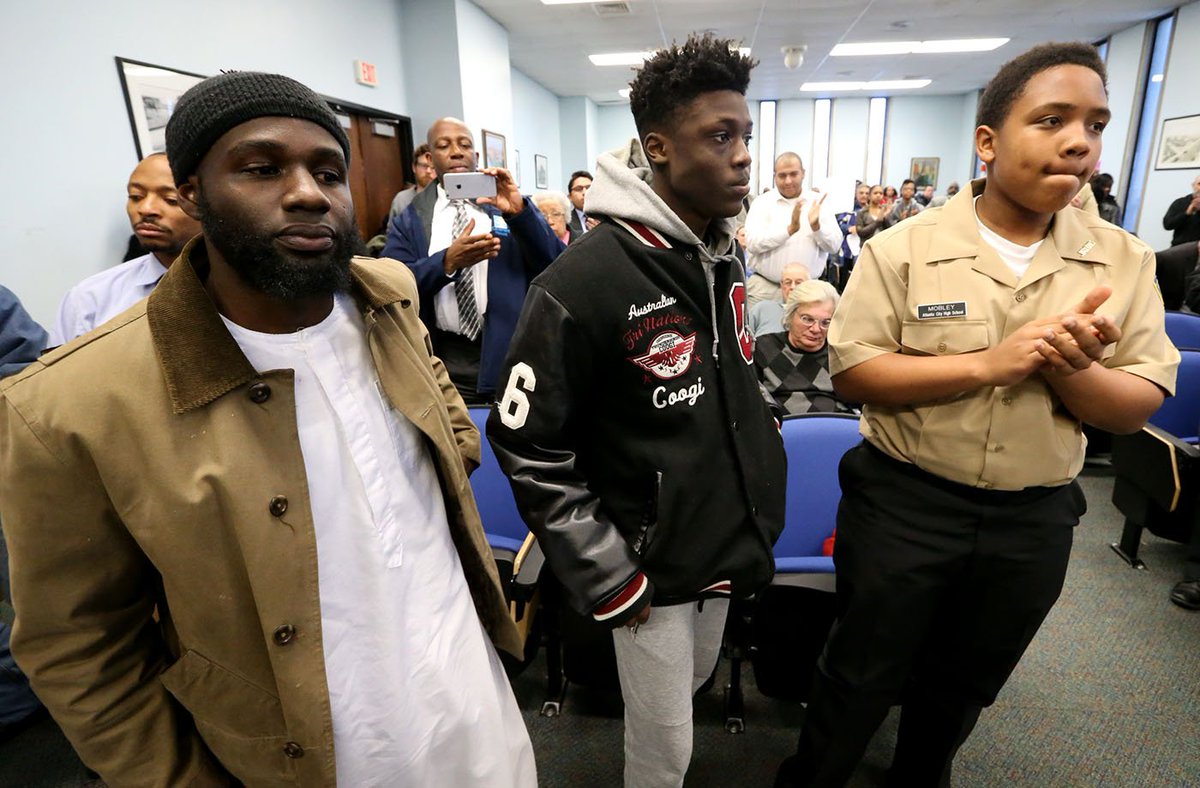 Edward Lea tweet media