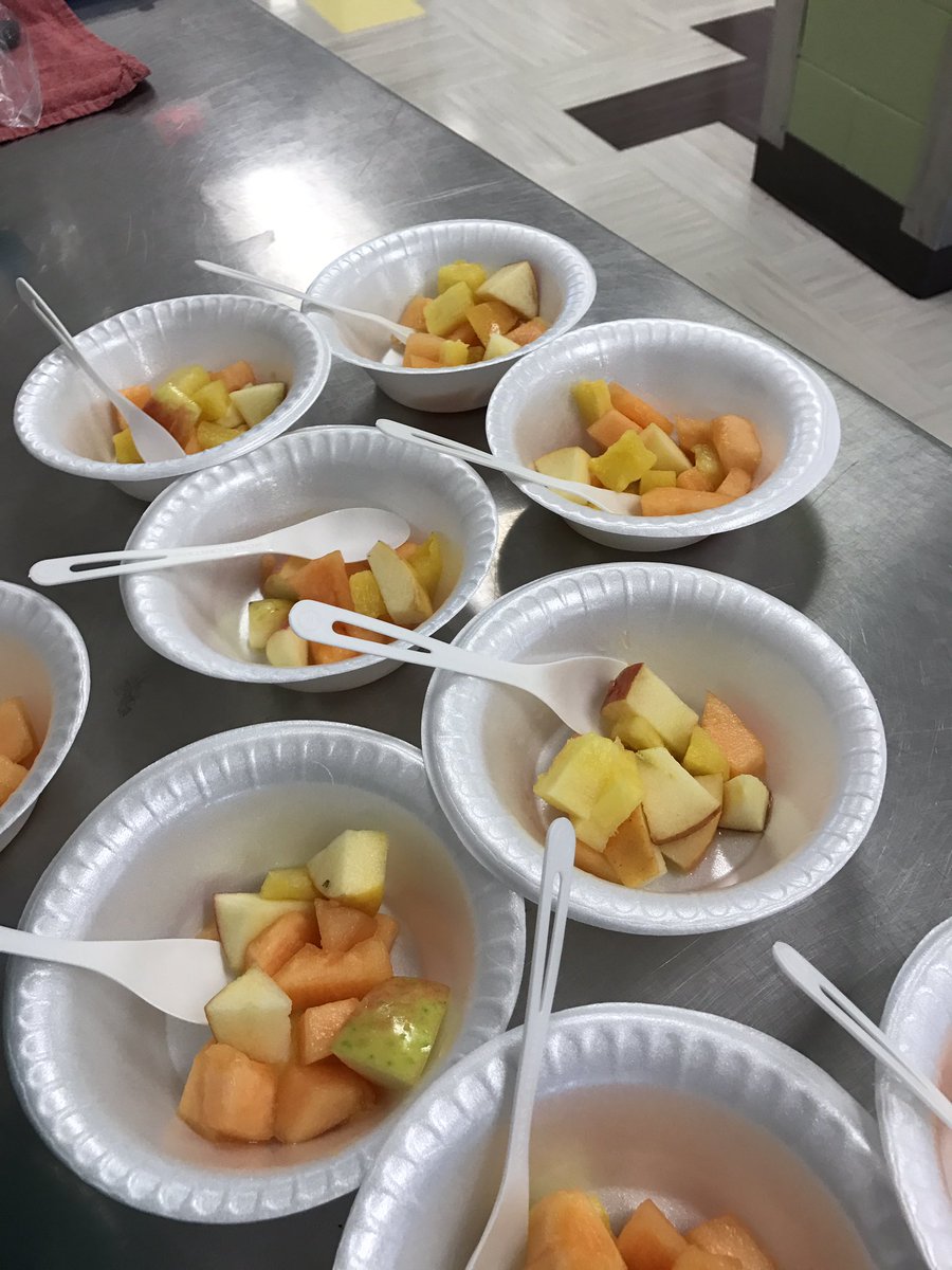BrashearCARES's tweet photo. Today at food and garden club; learning knife safety through preparation of a fruit salad! #PutGoodIn 🍈🍍🍎🍏 @APOSTpgh @PPSnews https://t.co/lKuJX1AjBR