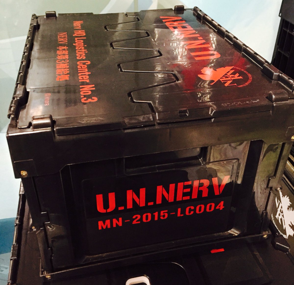 アニメセンターオフィシャルショップ Twitterissa Nerv折りたたみコンテナ 再入荷しました エヴァのコンテナはどちらのサイズも 人気の商品です 大きい方には 中に Nerv Only の文字が入ってます